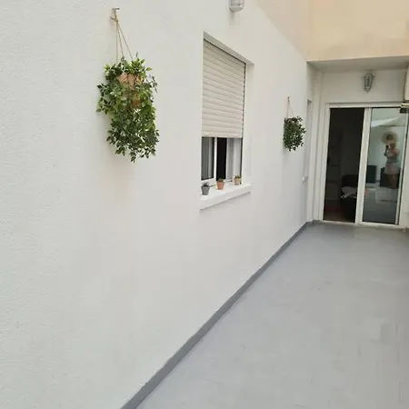 Beautiful With Patio * 또레비에하
